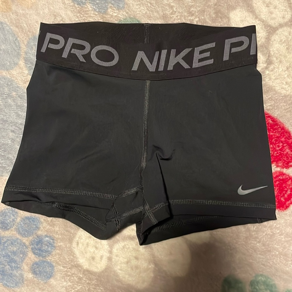 Nike Pros slightly used no tears or stretching